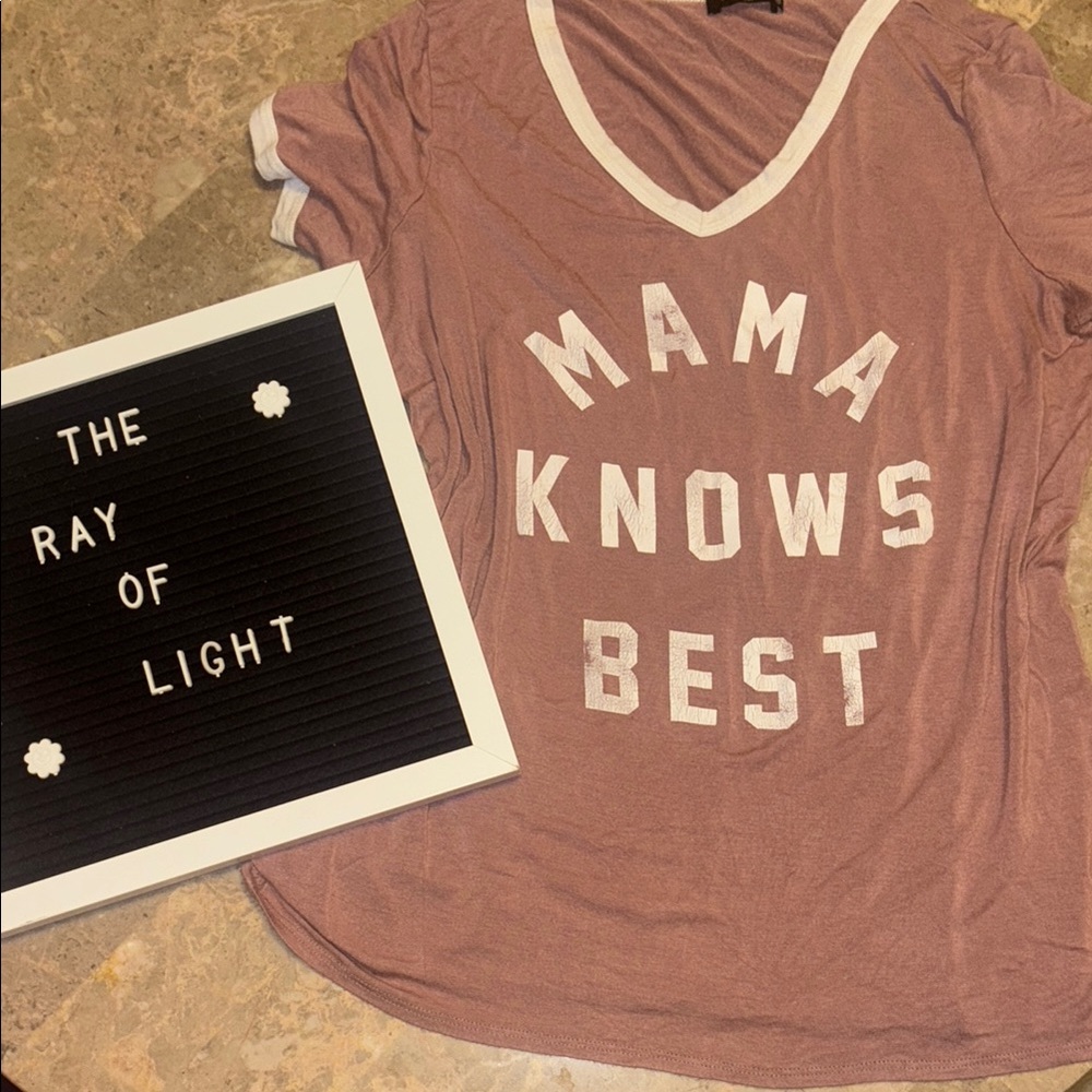 Mauve Tee - Mama Knows Best